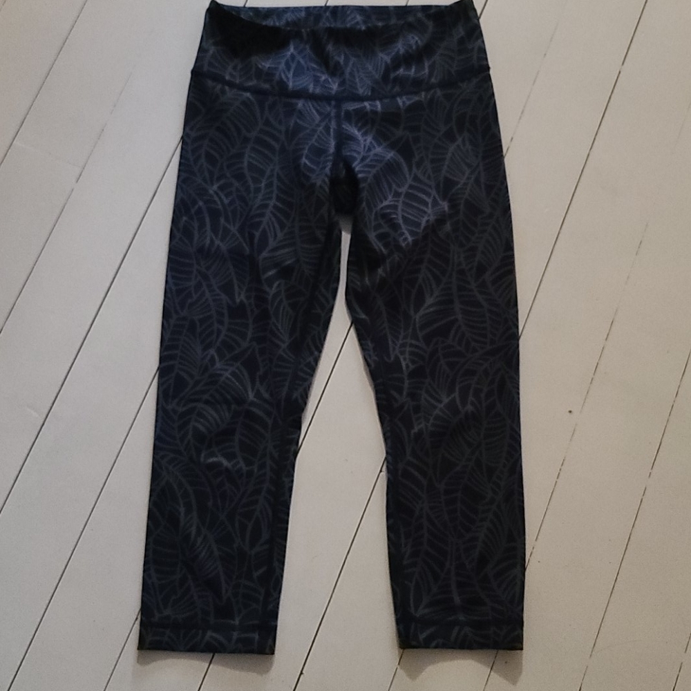 Lululemon Cropped Yoga Pants